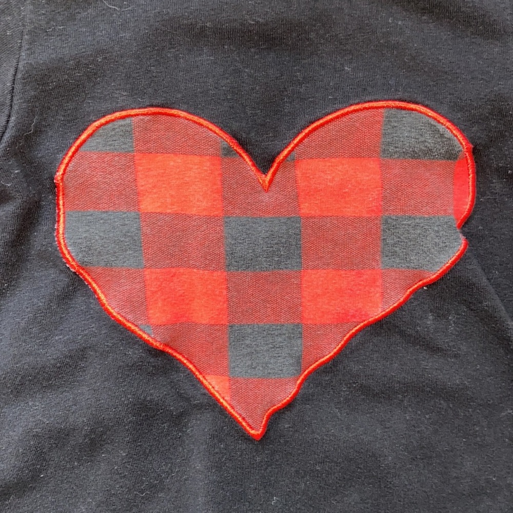 18-24M girls 3/4 length sleeve shirt. Black with Buffalo plaid heart. - Picture 2 of 4